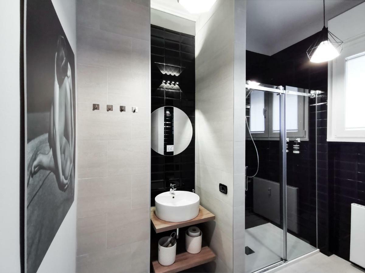 Chiclife - Florentin Downtown Apartment Бергамо Екстериор снимка