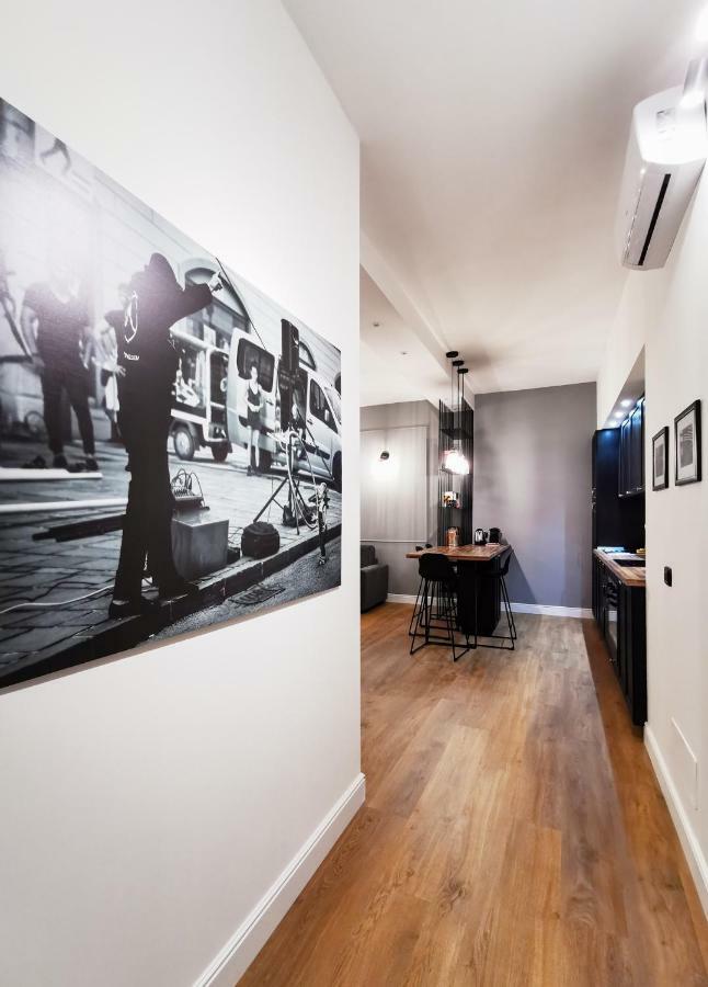 Chiclife - Florentin Downtown Apartment Бергамо Екстериор снимка